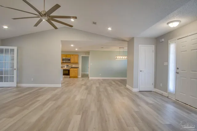 $2,550 | 9880 Creet Circle, Navarre, FL 32566