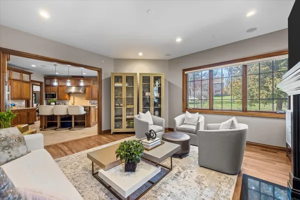 $1,849,000 | 240 Walnut Street, Libertyville, IL 60048