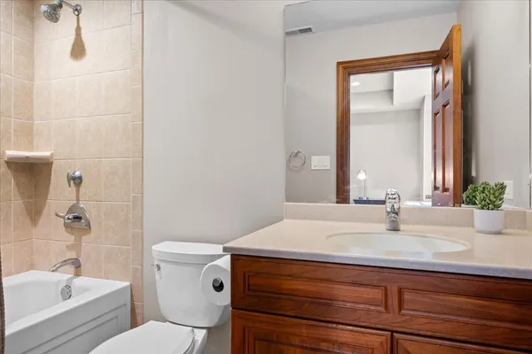 $1,849,000 | 240 Walnut Street, Libertyville, IL 60048
