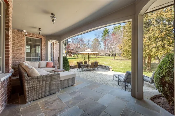 $1,849,000 | 240 Walnut Street, Libertyville, IL 60048