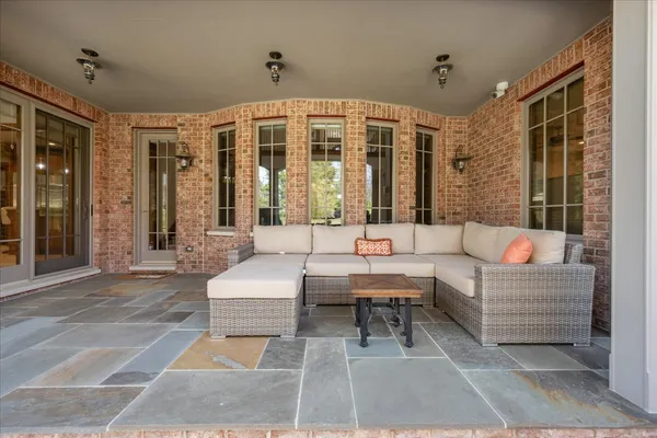 $1,849,000 | 240 Walnut Street, Libertyville, IL 60048