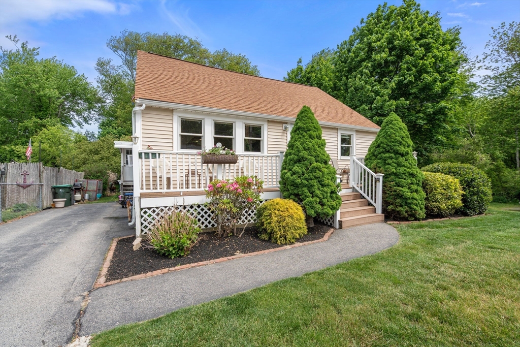 1080 Ocean Street Marshfield, MA 02050 - Photo 2 of 29