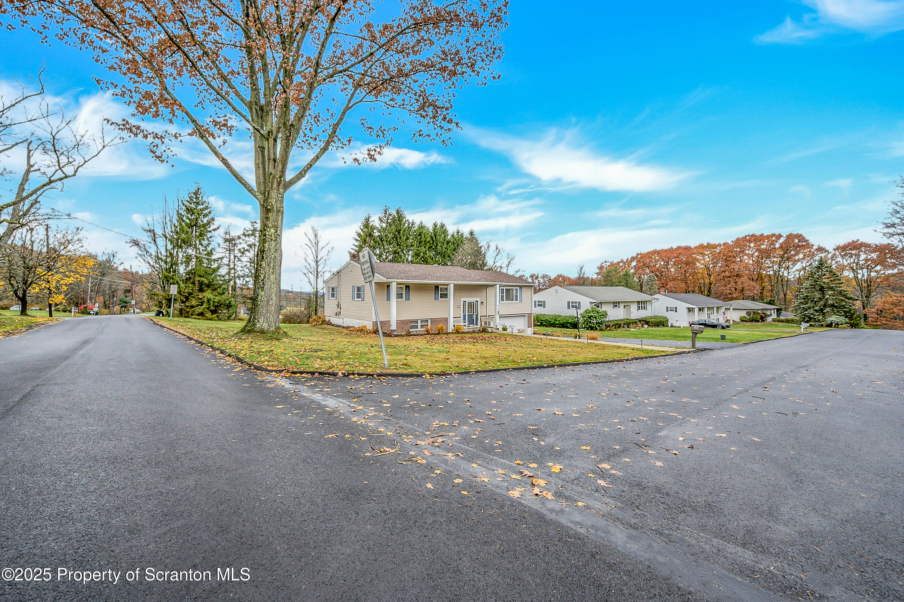 101 Carriage Lane Clarks Summit, PA 18411 - Photo 4 of 46 Carriage Lane_-4