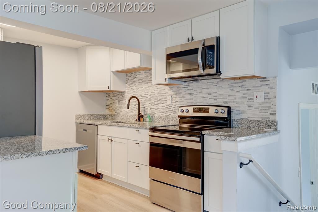1269 Rochester Road Leonard, MI 48367 - Photo 12 of 53 Gallery Image 12