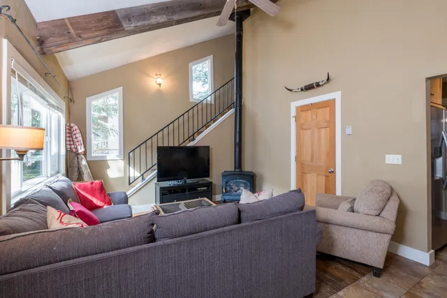 $660,000 | 225 Pinewood Lane, Unit D16, Ketchum, ID 83340