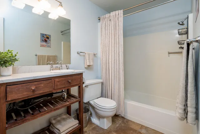 $660,000 | 225 Pinewood Lane, Unit D16, Ketchum, ID 83340