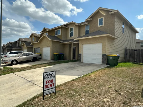 $1,300 | 16827 Dancing Ava, Unit 1, Selma, TX 78154