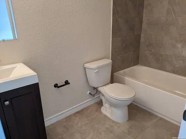 $1,300 | 16827 Dancing Ava, Unit 1, Selma, TX 78154