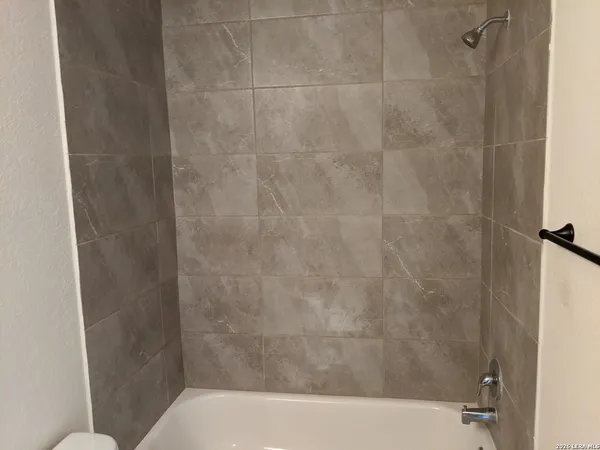 $1,300 | 16827 Dancing Ava, Unit 1, Selma, TX 78154