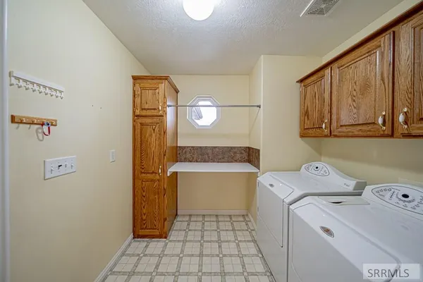 $425,000 | 3557 Stonegate Drive, Ammon, ID 83406