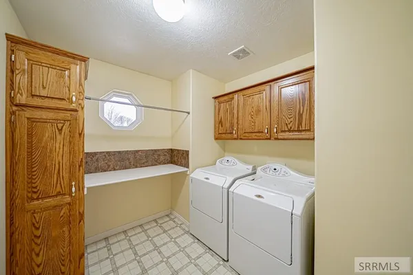 $425,000 | 3557 Stonegate Drive, Ammon, ID 83406