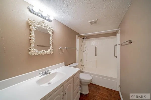$425,000 | 3557 Stonegate Drive, Ammon, ID 83406