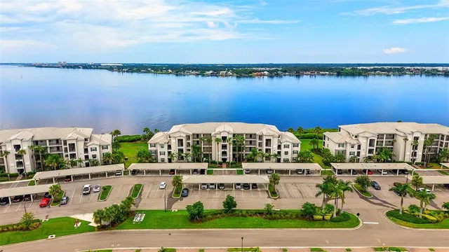 $400,000 | 1010 Tidewater Shores Loop, Unit 307, Bradenton, FL 34208