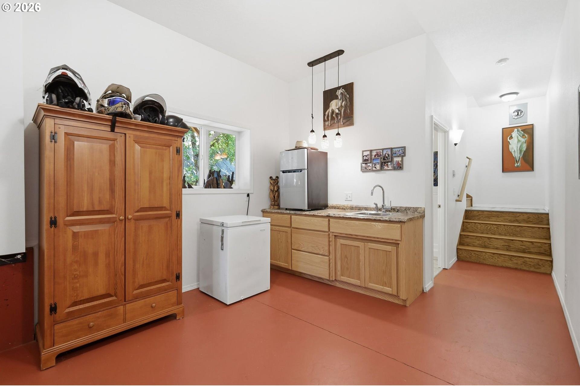 76566 Davis Road Oakridge, OR 97463 - Photo 30 of 42 Gallery Image 30