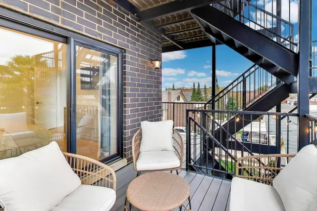 $325,000 | 3320 North Narragansett Avenue, Unit 2, Chicago, IL 60634