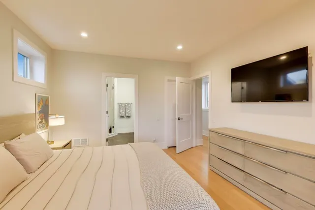 $325,000 | 3320 North Narragansett Avenue, Unit 2, Chicago, IL 60634