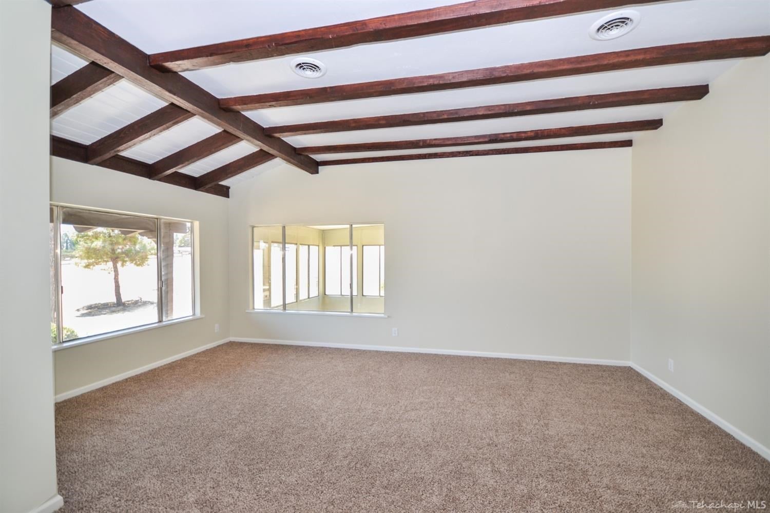 23323 Willow Canyon Road Tehachapi, CA 93561 - Photo 4 of 47 Gallery Image 4