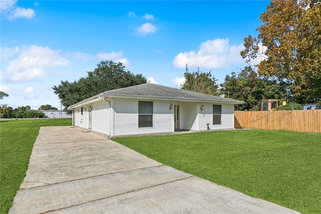 3622 Buffon Street Chalmette, LA 70043 - Photo 2 of 17