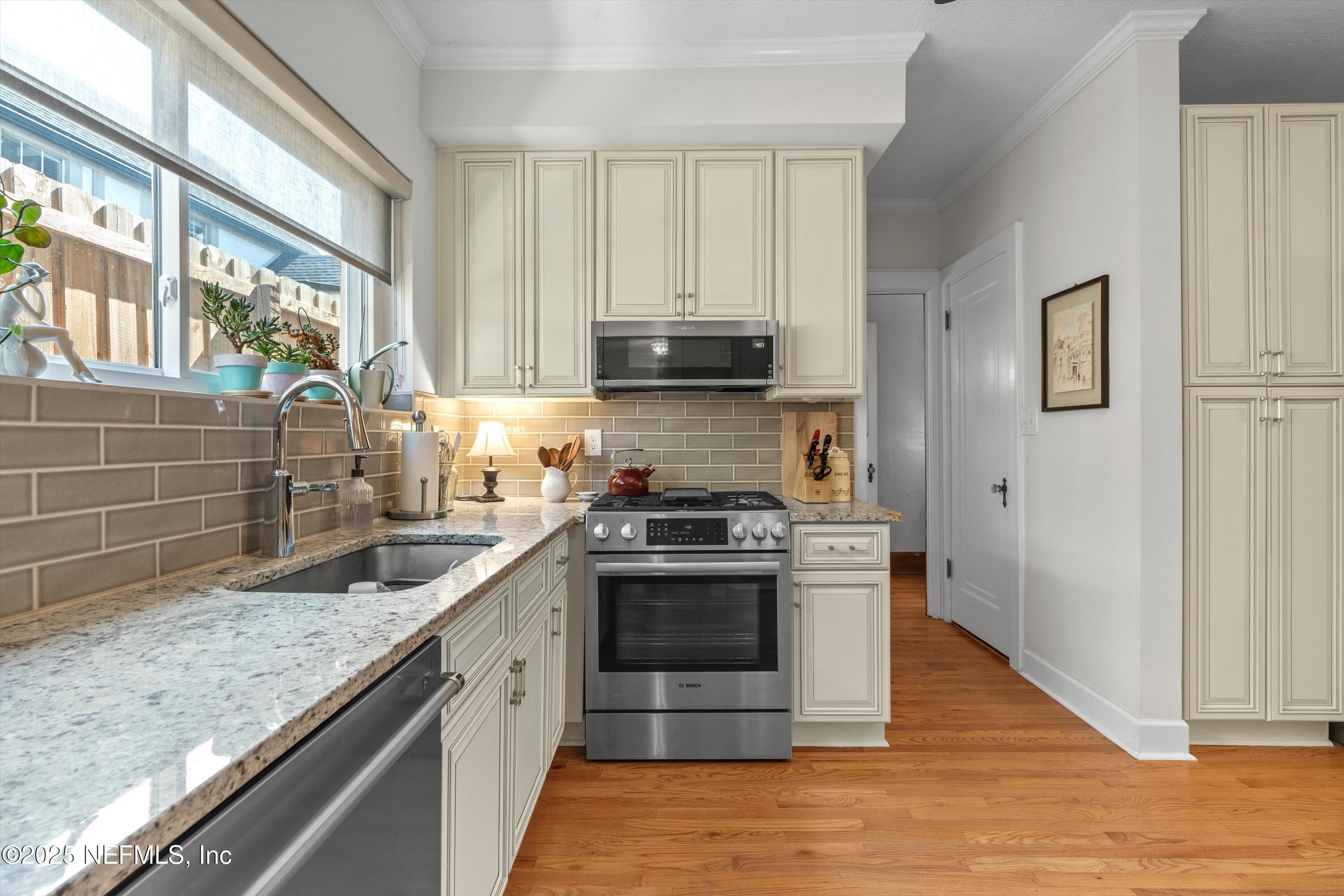 1112 Colombo Street Jacksonville, FL 32207 - Photo 13 of 58 Kitchen