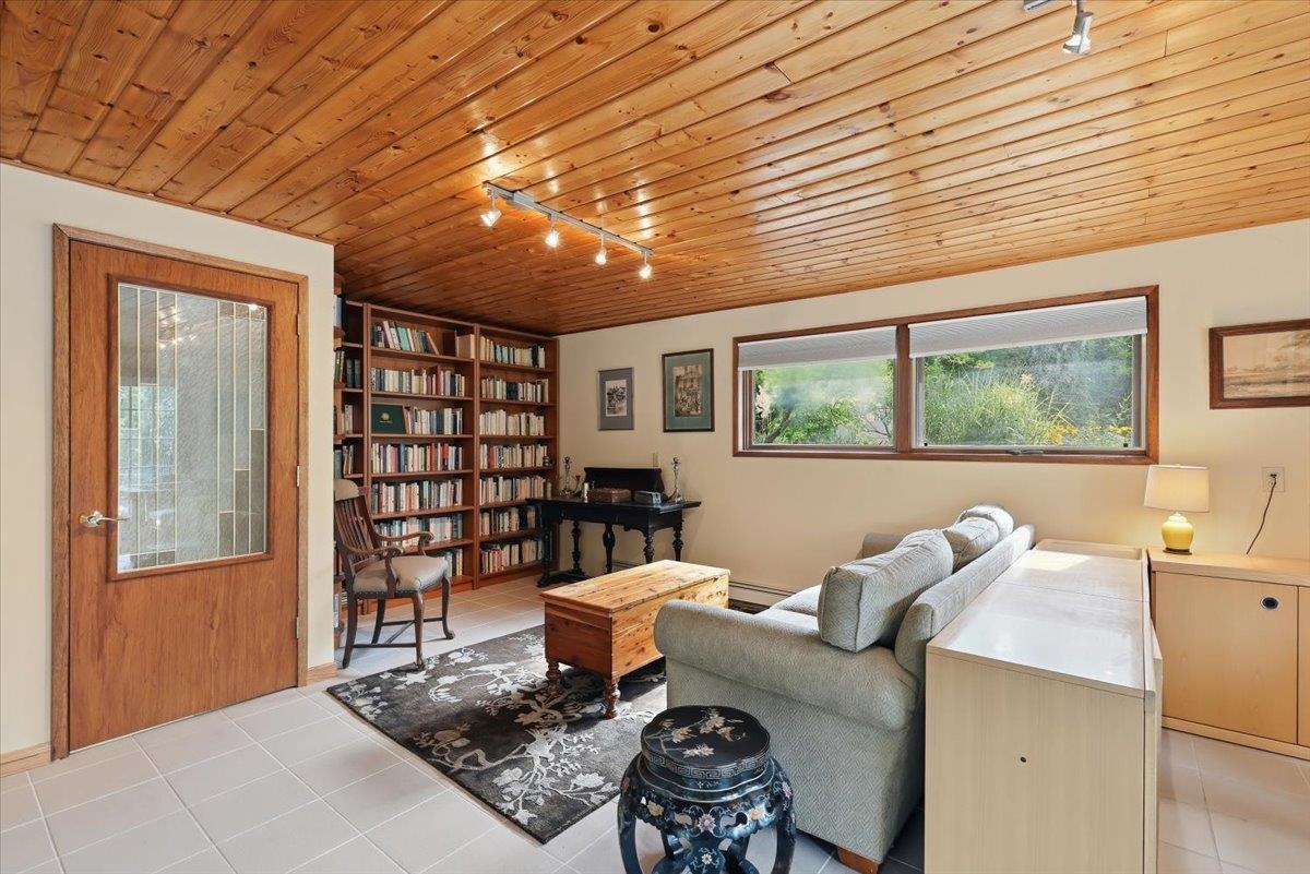 6510 South Meadows Road Spokane, WA 99223 - Photo 17 of 50 Gallery Image 17