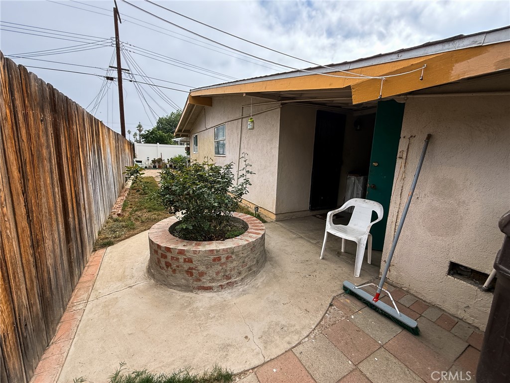 6712 La Jolla Drive Riverside, CA 92504 - Photo 27 of 29 a view of an outdoor space with porch