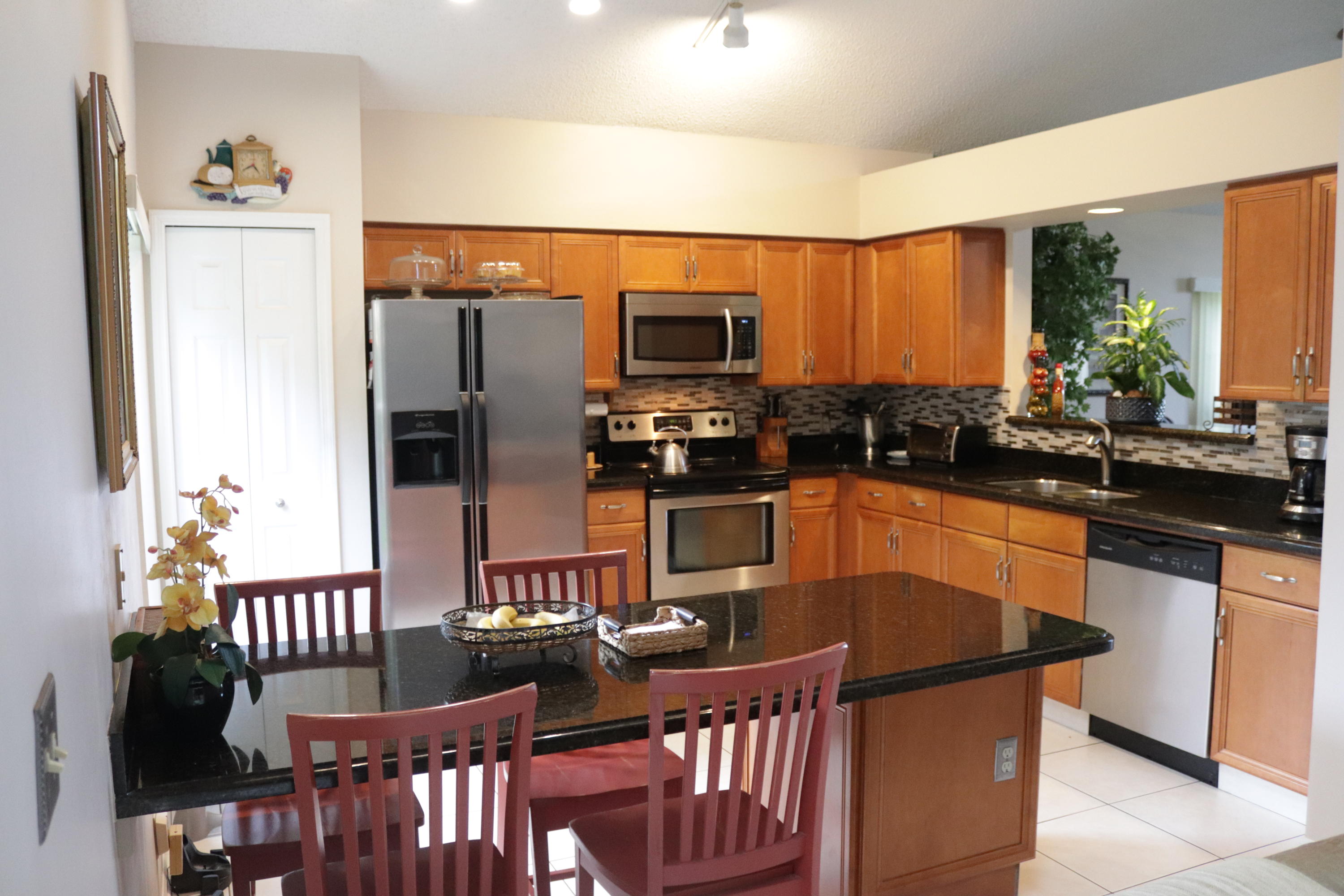10659 Plainview Circle Boca Raton, FL 33498 - Photo 8 of 28 Kitchen