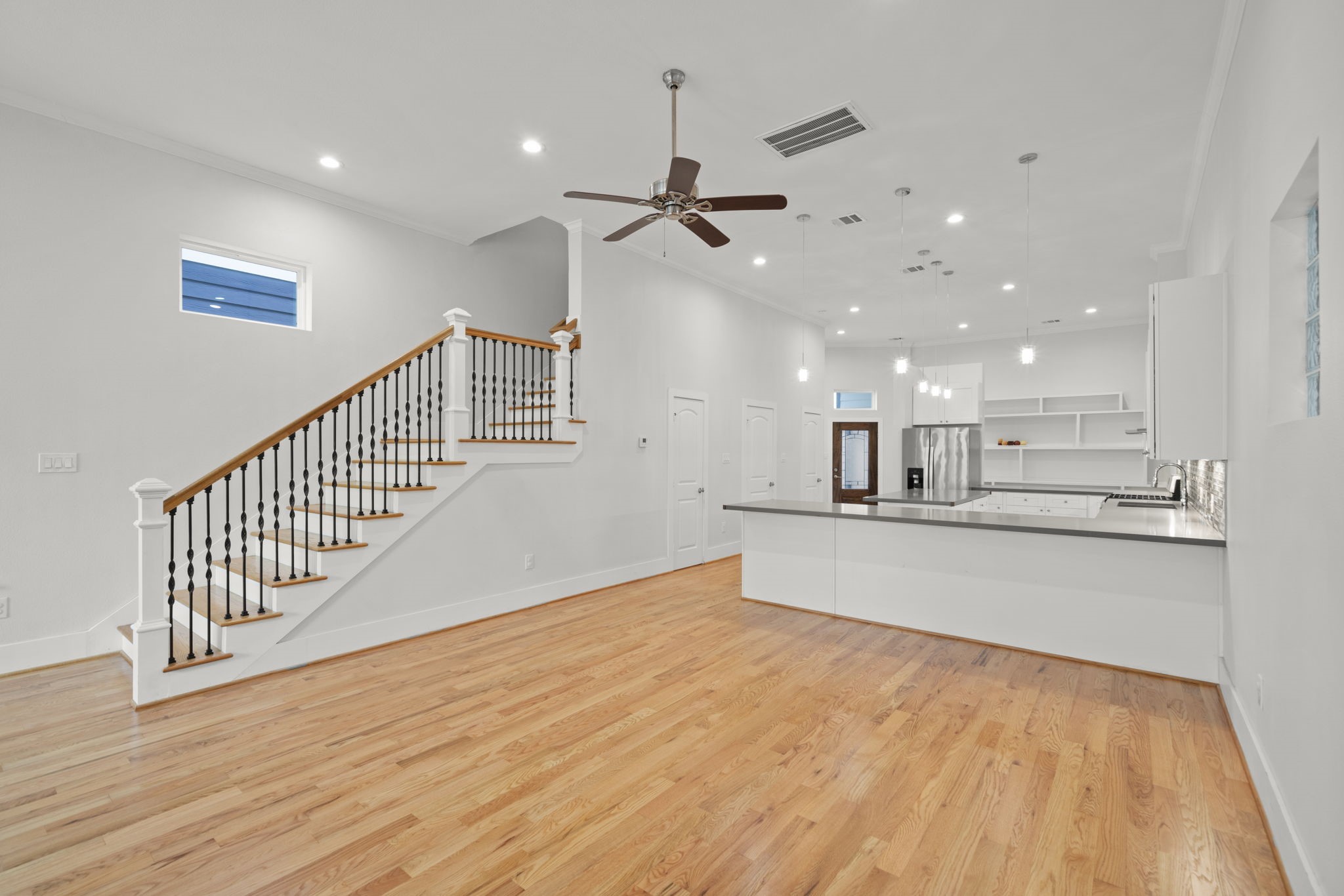 206 Burr Street, Unit A Houston, TX 77011 - Photo 13 of 46