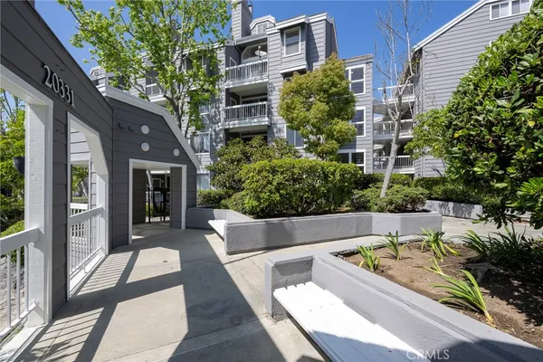 $625,000 | 20301 Bluffside Circle, Unit 315, Huntington Beach, CA 92646