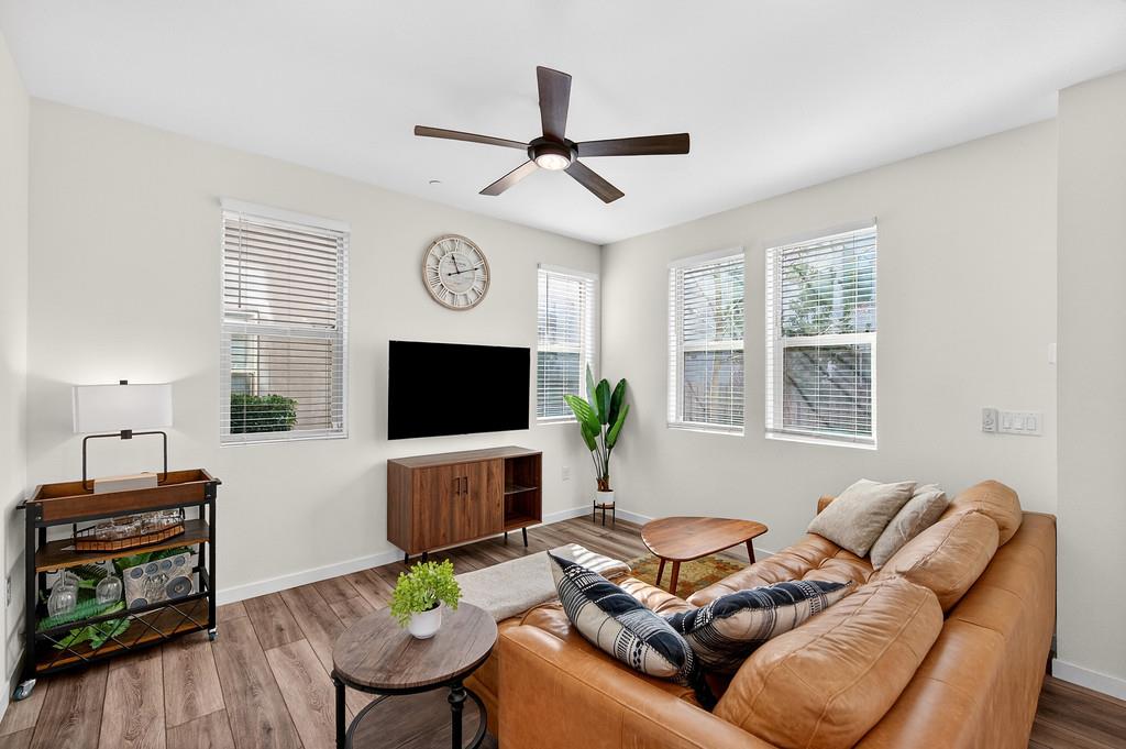 218 Box Lane Sacramento, CA 95818 - Photo 11 of 36