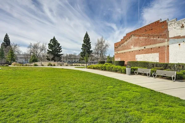 $406,000 | 218 Box Lane, Sacramento, CA 95818