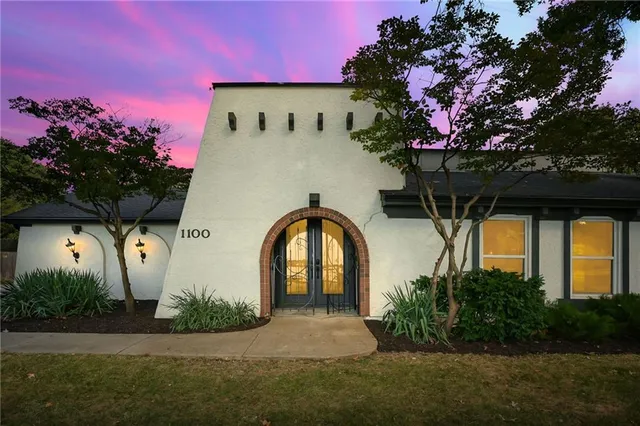 $399,000 | 1100 Johnston Drive, Raymore, MO 64083