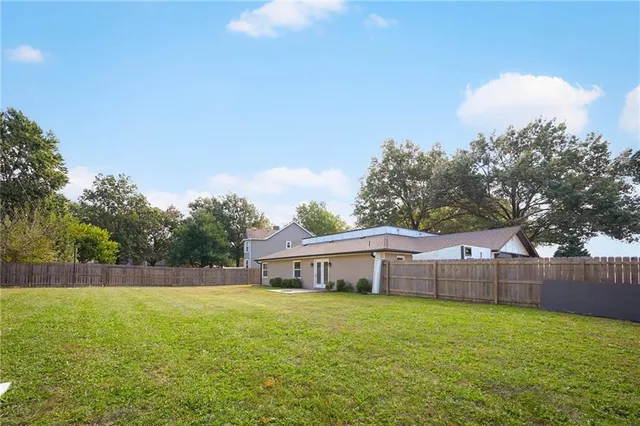 $399,000 | 1100 Johnston Drive, Raymore, MO 64083