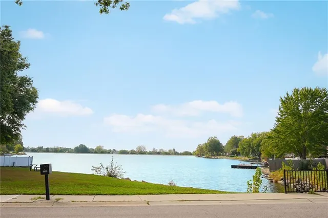 $399,000 | 1100 Johnston Drive, Raymore, MO 64083