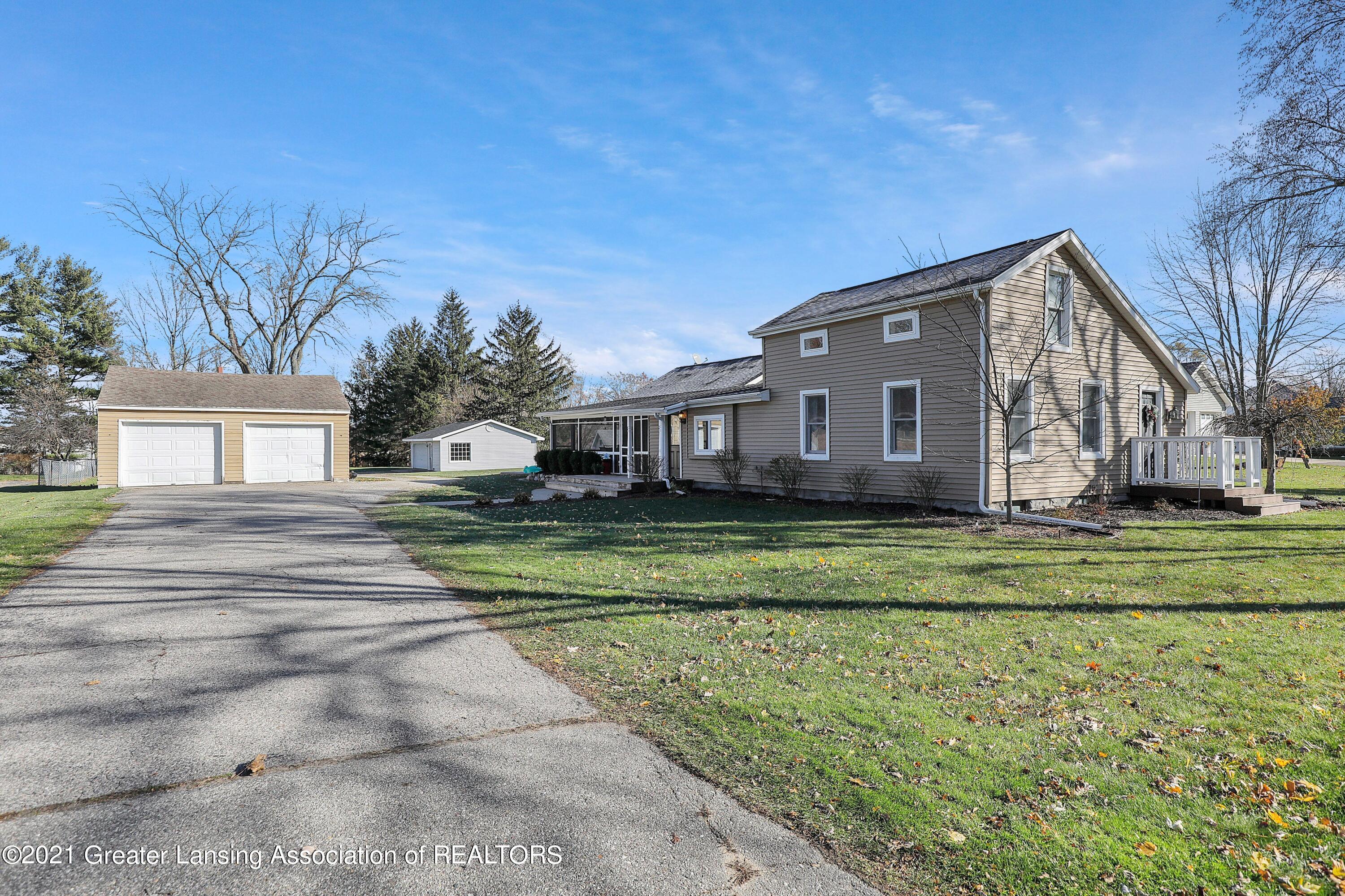840 Lyons Road Portland, MI 48875 - Photo 3 of 54 TyOOa_i4