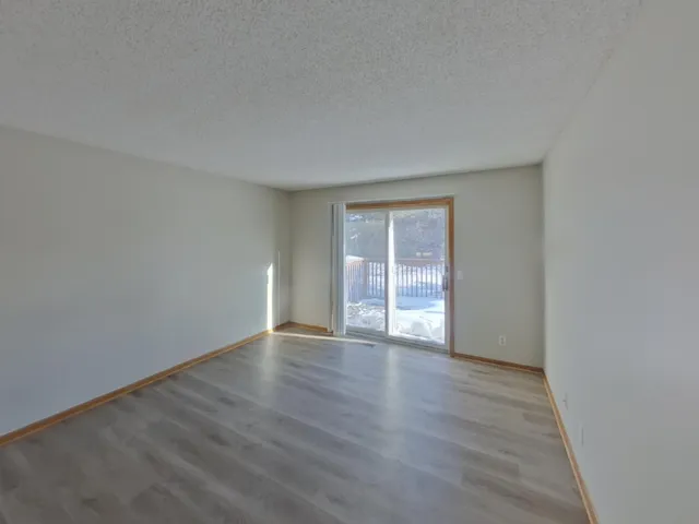 $2,549 | 4350 Thornhill Lane, Vadnais Heights, MN 55127