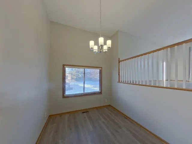 $2,549 | 4350 Thornhill Lane, Vadnais Heights, MN 55127