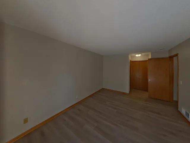 $2,549 | 4350 Thornhill Lane, Vadnais Heights, MN 55127