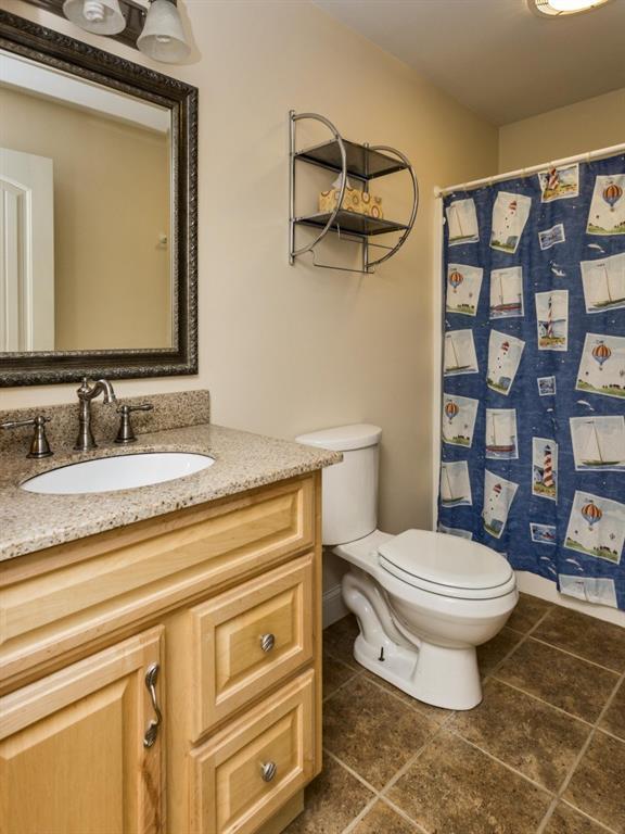 3 Valley Road Boothbay, ME 04537 - Photo 22 of 22 The guest bath with fiberglass...