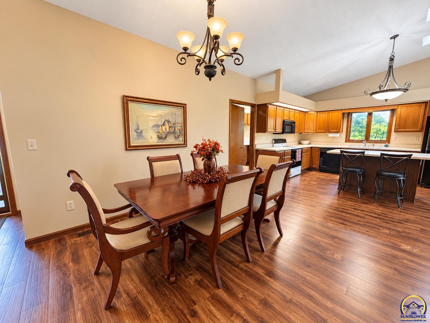 6221 Ridgeview Drive Ozawkie, KS 66070 - Photo 8 of 22 Gallery Image 8