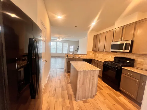 $2,800 | 23431 Breckenridge Dale Lane, Spring, TX 77373