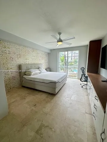 $7,100 | 140 Meridian Avenue, Unit 315, Miami Beach, FL 33139