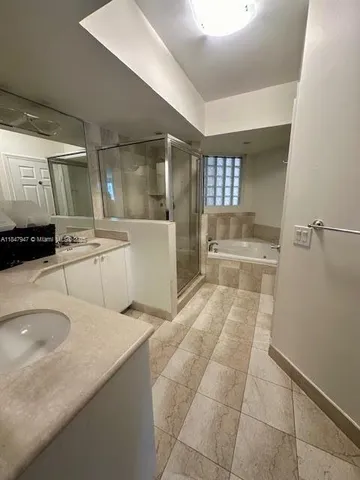 $7,100 | 140 Meridian Avenue, Unit 315, Miami Beach, FL 33139