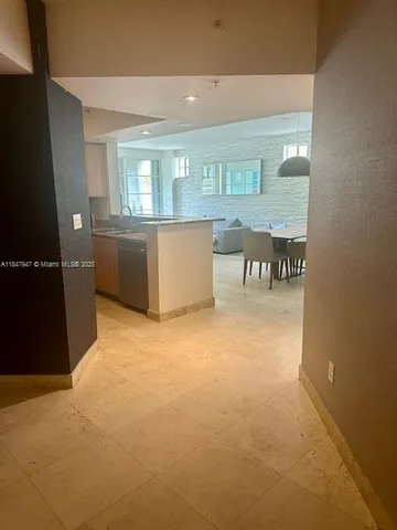 $7,100 | 140 Meridian Avenue, Unit 315, Miami Beach, FL 33139