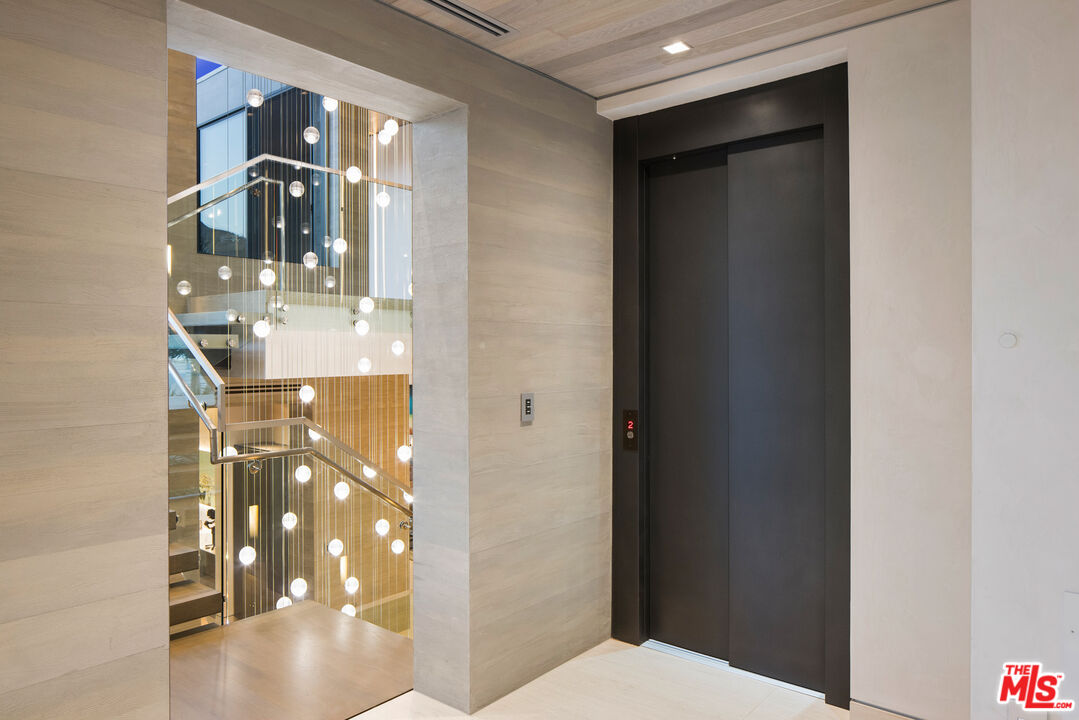 5046 Carbon Beach Terrace Malibu, CA 90265 - Photo 29 of 75