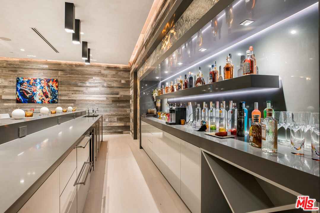 5046 Carbon Beach Terrace Malibu, CA 90265 - Photo 56 of 75 a kitchen with lots of counter top space