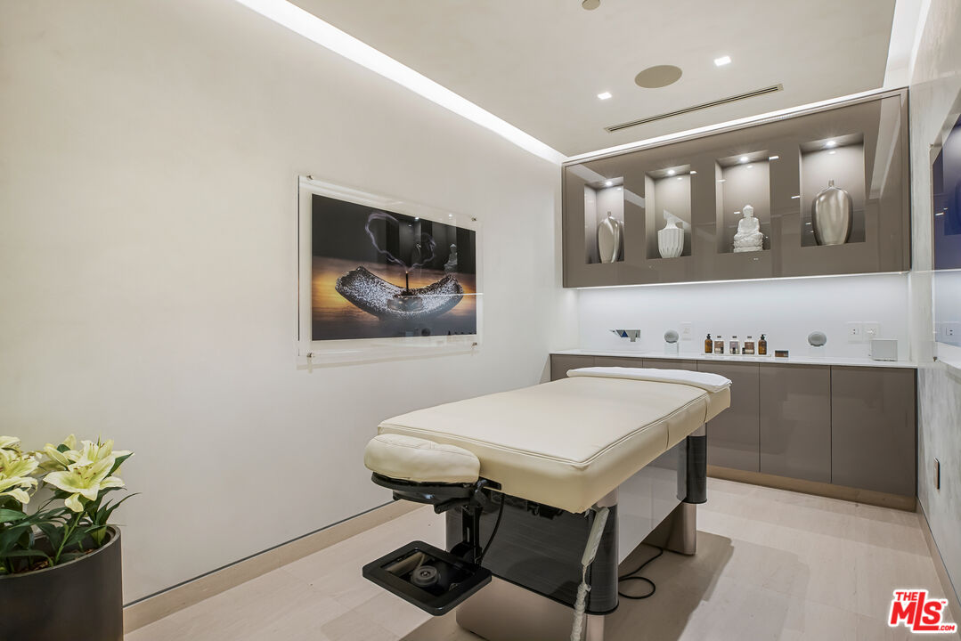 5046 Carbon Beach Terrace Malibu, CA 90265 - Photo 60 of 75