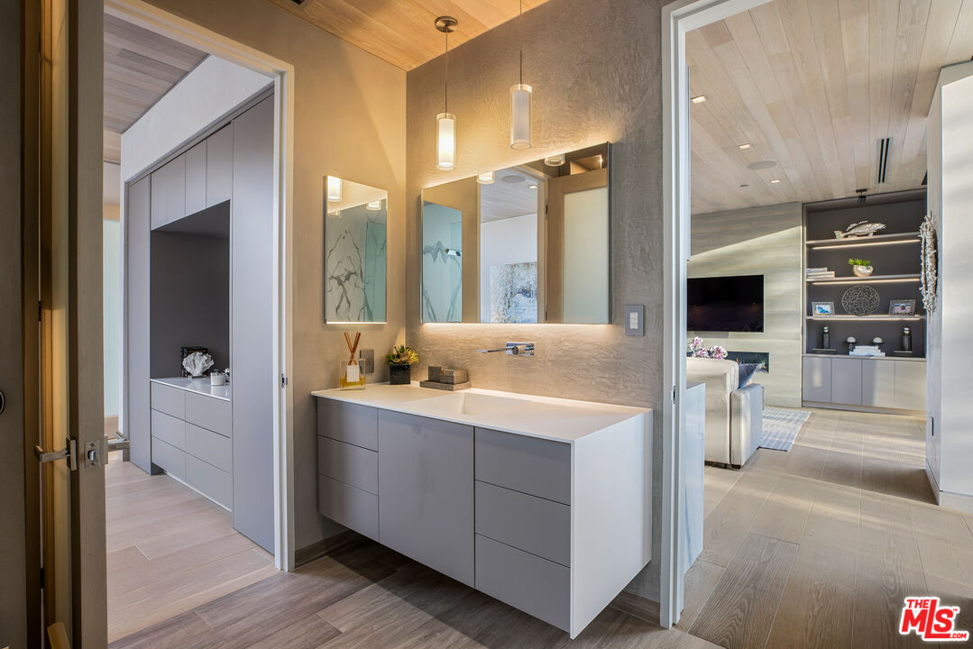 5046 Carbon Beach Terrace Malibu, CA 90265 - Photo 65 of 75