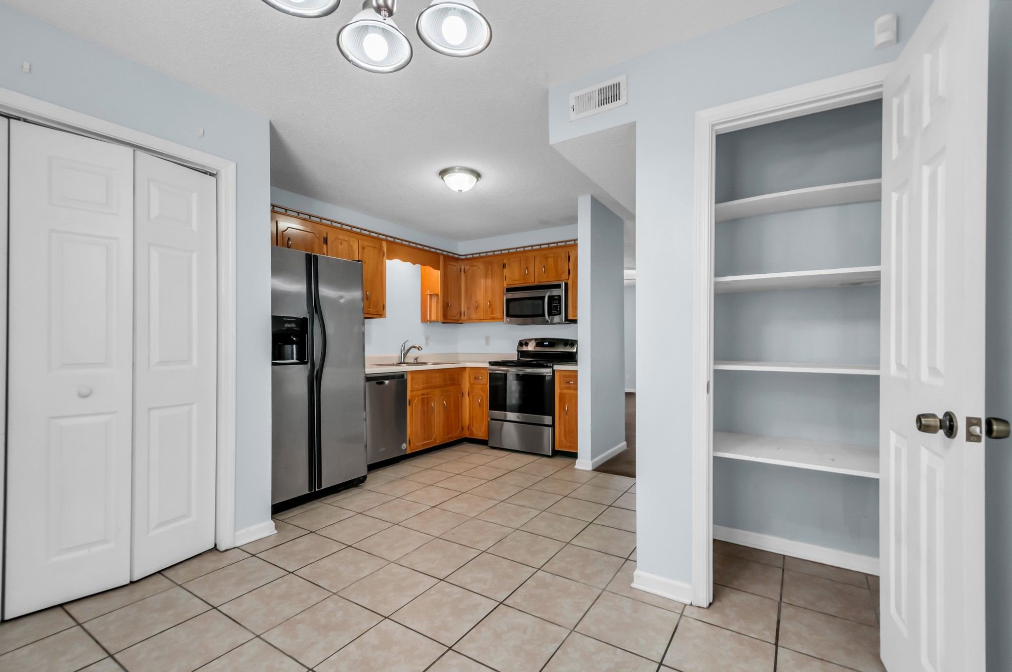 284 Raleigh Drive, Unit B Clarksville, TN 37043 - Photo 5 of 20