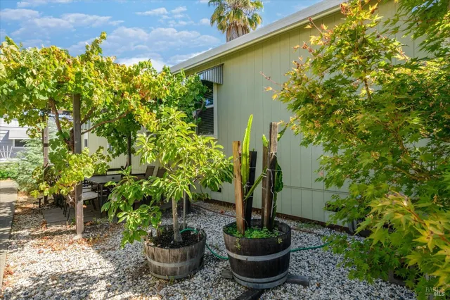 $350,000 | 2412 Foothill Boulevard, Unit 42, Calistoga, CA 94515