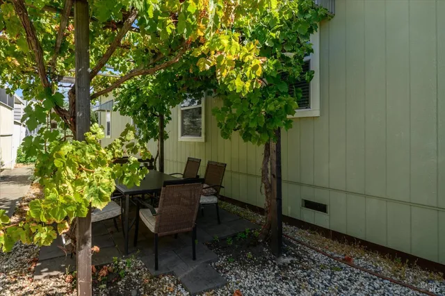 $350,000 | 2412 Foothill Boulevard, Unit 42, Calistoga, CA 94515